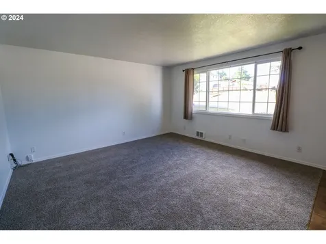 3629/3631 Sheridan Avenue North Bend OR 97459