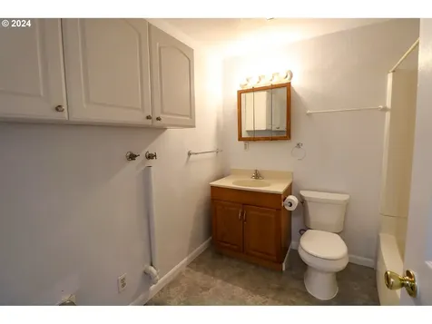 3629/3631 Sheridan Avenue North Bend OR 97459