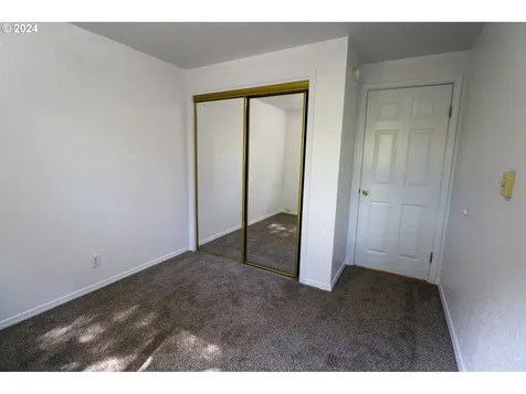 3629/3631 Sheridan Avenue North Bend OR 97459