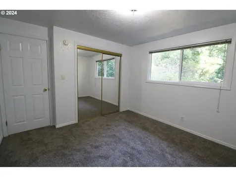 3629/3631 Sheridan Avenue North Bend OR 97459