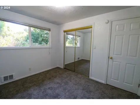 3629/3631 Sheridan Avenue North Bend OR 97459