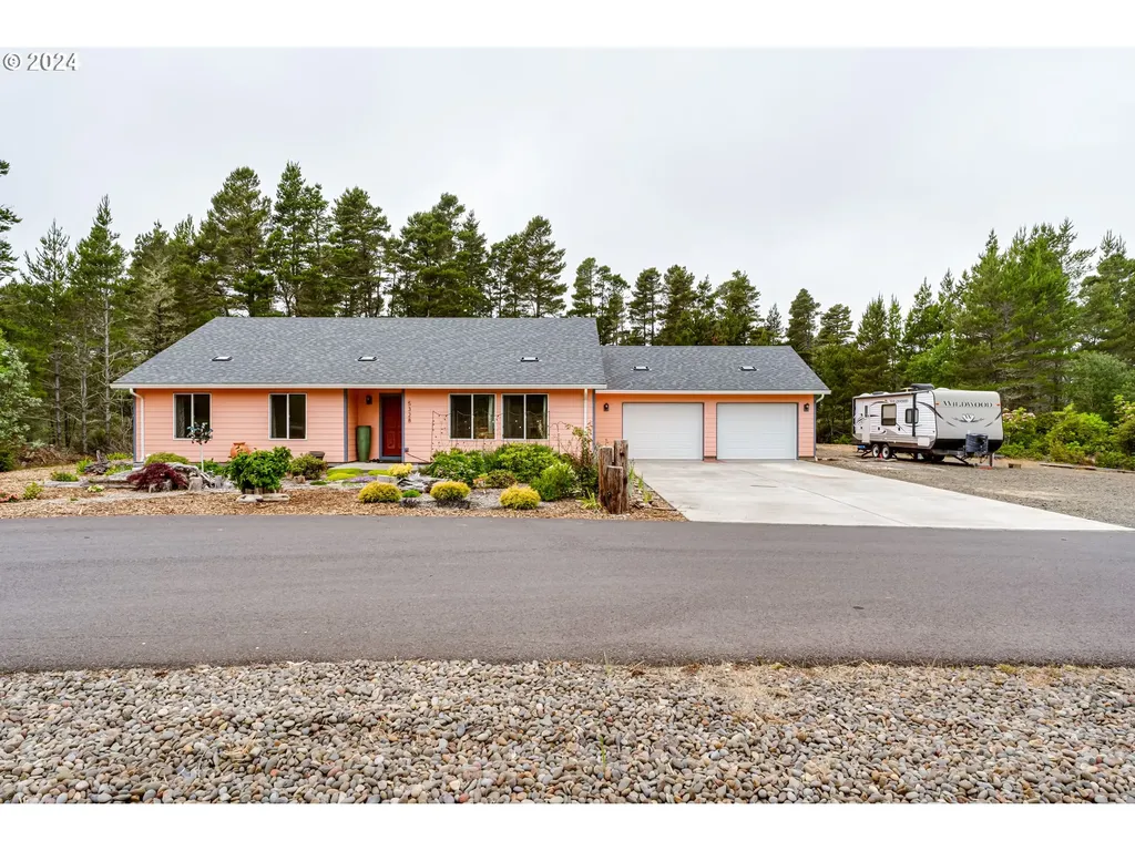 5328 Loveland Court Florence OR 97439