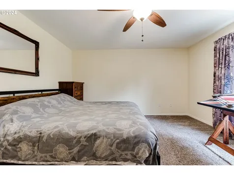 5328 Loveland Court Florence OR 97439