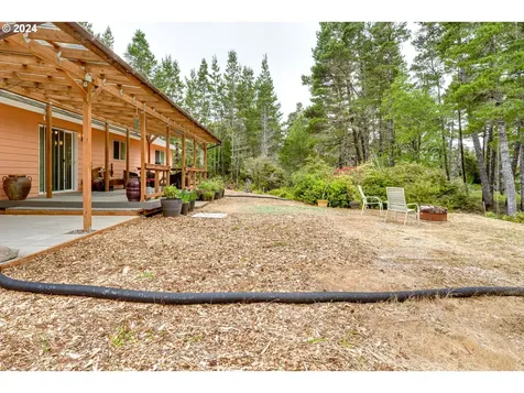 5328 Loveland Court Florence OR 97439
