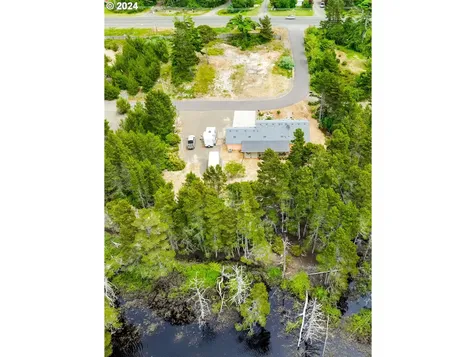 5328 Loveland Court Florence OR 97439