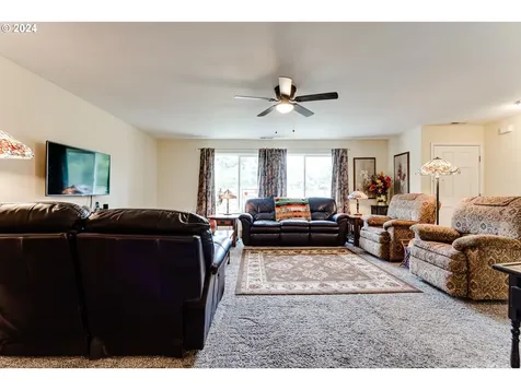 5328 Loveland Court Florence OR 97439