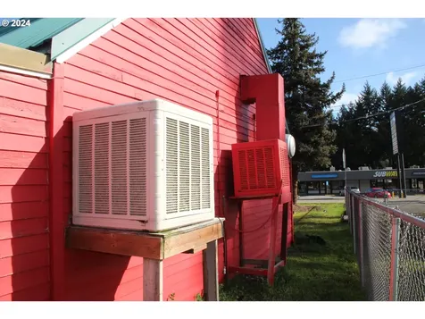 224 N Main Street Canyonville OR 97417