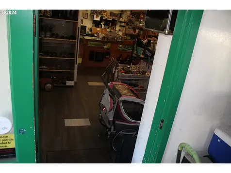 224 N Main Street Canyonville OR 97417