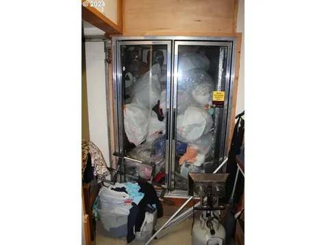 224 N Main Street Canyonville OR 97417