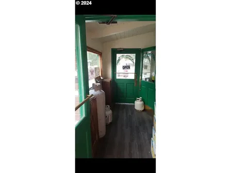 224 N Main Street Canyonville OR 97417