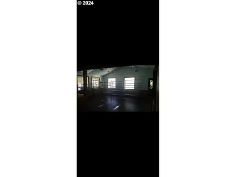 224 N Main Street Canyonville OR 97417