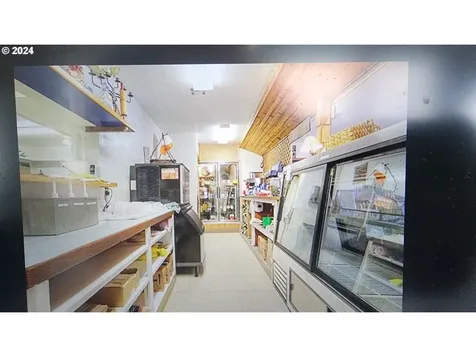 224 N Main Street Canyonville OR 97417