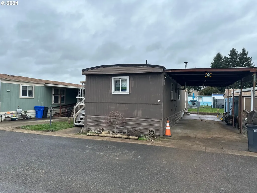 820 Nw Wade Street Estacada OR 97023