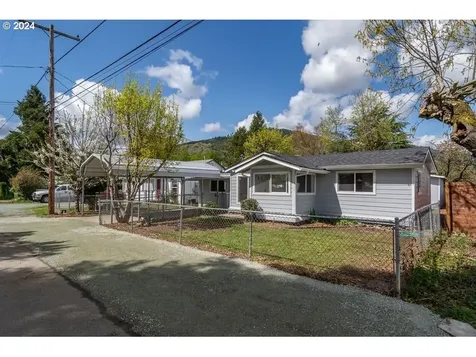 857 Ne Bond Street Myrtle Creek OR 97457