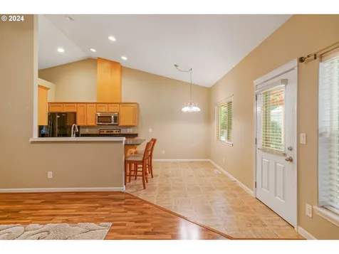 915 Pioneer Drive Silverton OR 97381