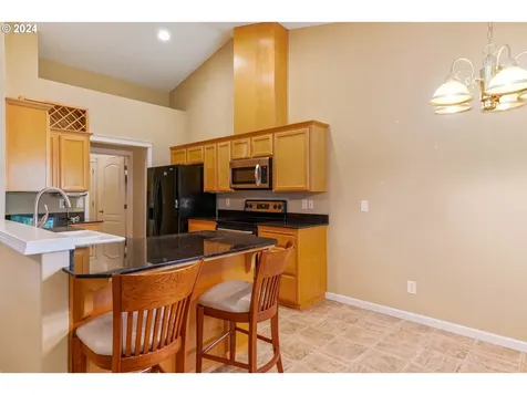915 Pioneer Drive Silverton OR 97381