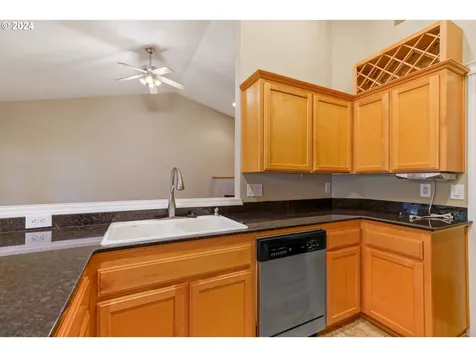 915 Pioneer Drive Silverton OR 97381