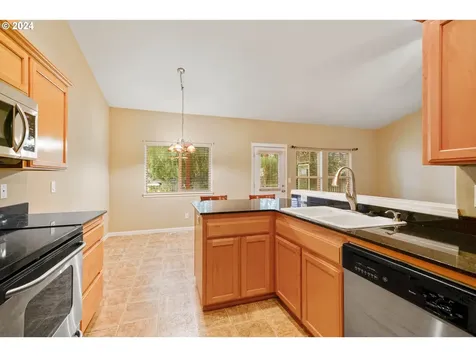 915 Pioneer Drive Silverton OR 97381