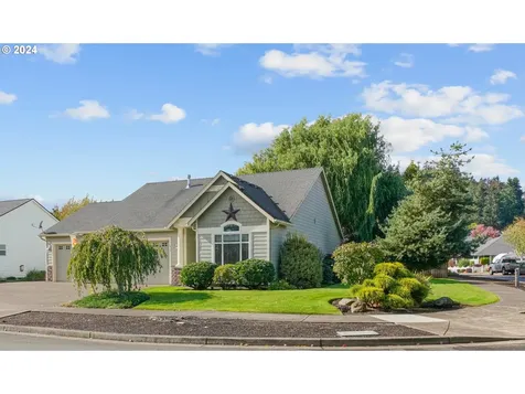 915 Pioneer Drive Silverton OR 97381