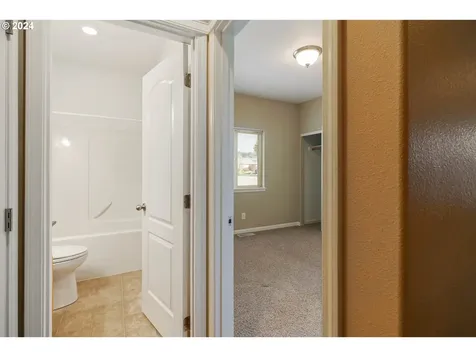 915 Pioneer Drive Silverton OR 97381