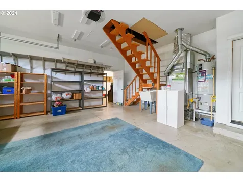 915 Pioneer Drive Silverton OR 97381