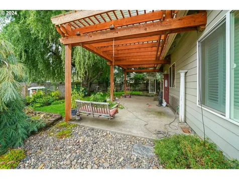915 Pioneer Drive Silverton OR 97381