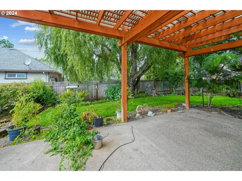 915 Pioneer Drive Silverton OR 97381