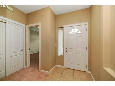 915 Pioneer Drive Silverton OR 97381