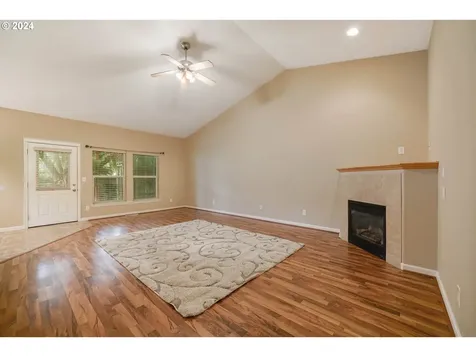915 Pioneer Drive Silverton OR 97381