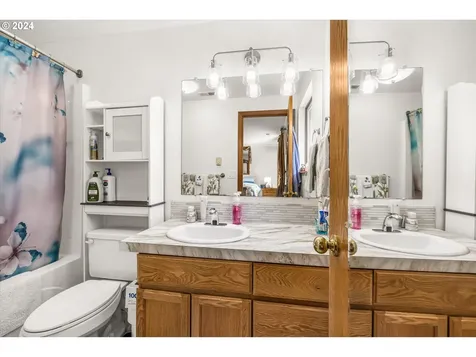 158 Barker Avenue Oregon City OR 97045