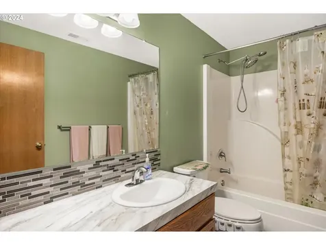 158 Barker Avenue Oregon City OR 97045