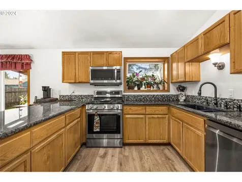 158 Barker Avenue Oregon City OR 97045