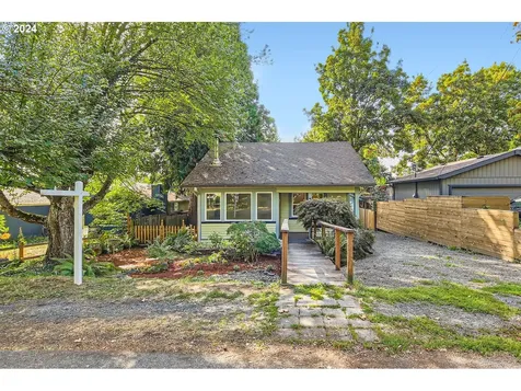 7325 SW 53rd Avenue Portland OR 97219