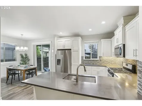 5219 SE Thornapple Street Hillsboro OR 97123