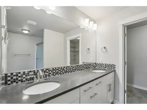 5219 SE Thornapple Street Hillsboro OR 97123