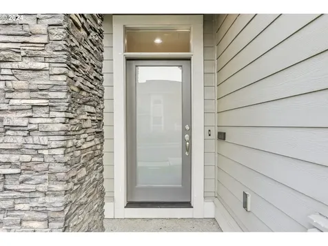 5219 SE Thornapple Street Hillsboro OR 97123