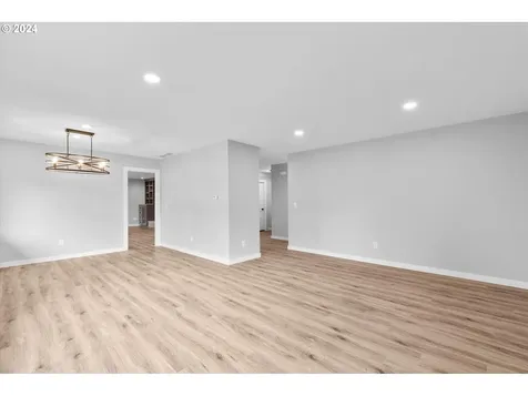 3915 Nw Echo Court Portland OR 97229