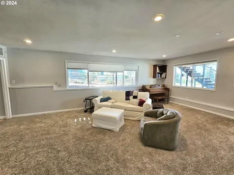 415 Patricia Drive Gladstone OR 97027