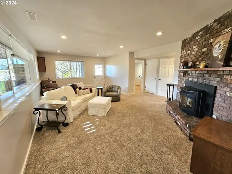 415 Patricia Drive Gladstone OR 97027