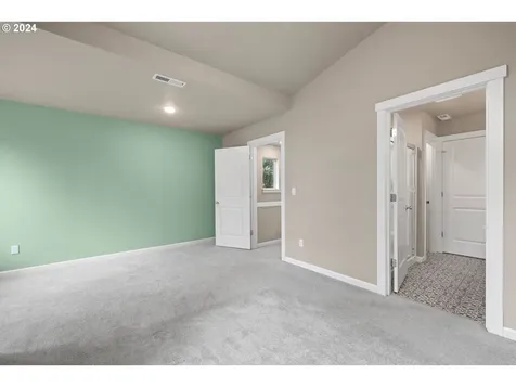 8827 SW Thorn Street Portland OR 97223
