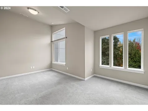 8827 SW Thorn Street Portland OR 97223