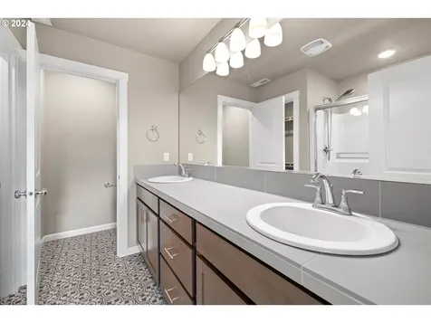 8827 SW Thorn Street Portland OR 97223