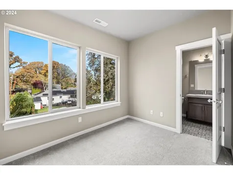 8827 SW Thorn Street Portland OR 97223