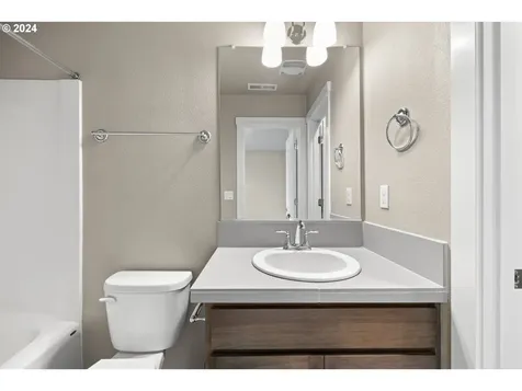 8827 SW Thorn Street Portland OR 97223