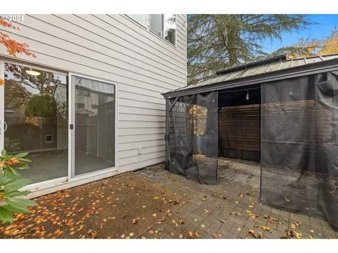 8827 SW Thorn Street Portland OR 97223