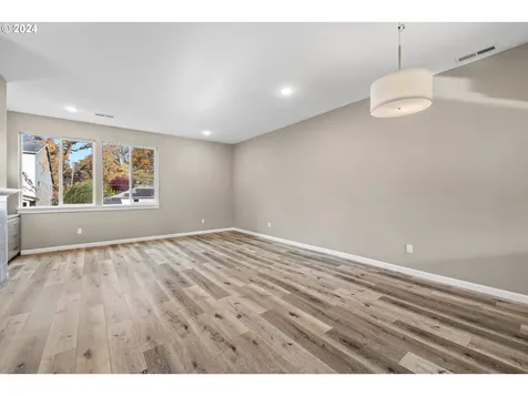 8827 SW Thorn Street Portland OR 97223