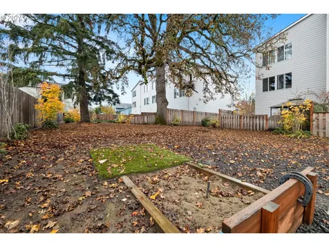 8827 SW Thorn Street Portland OR 97223