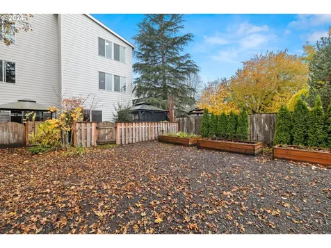 8827 SW Thorn Street Portland OR 97223