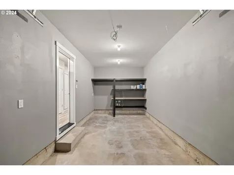 8827 SW Thorn Street Portland OR 97223