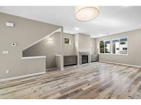 8827 SW Thorn Street Portland OR 97223